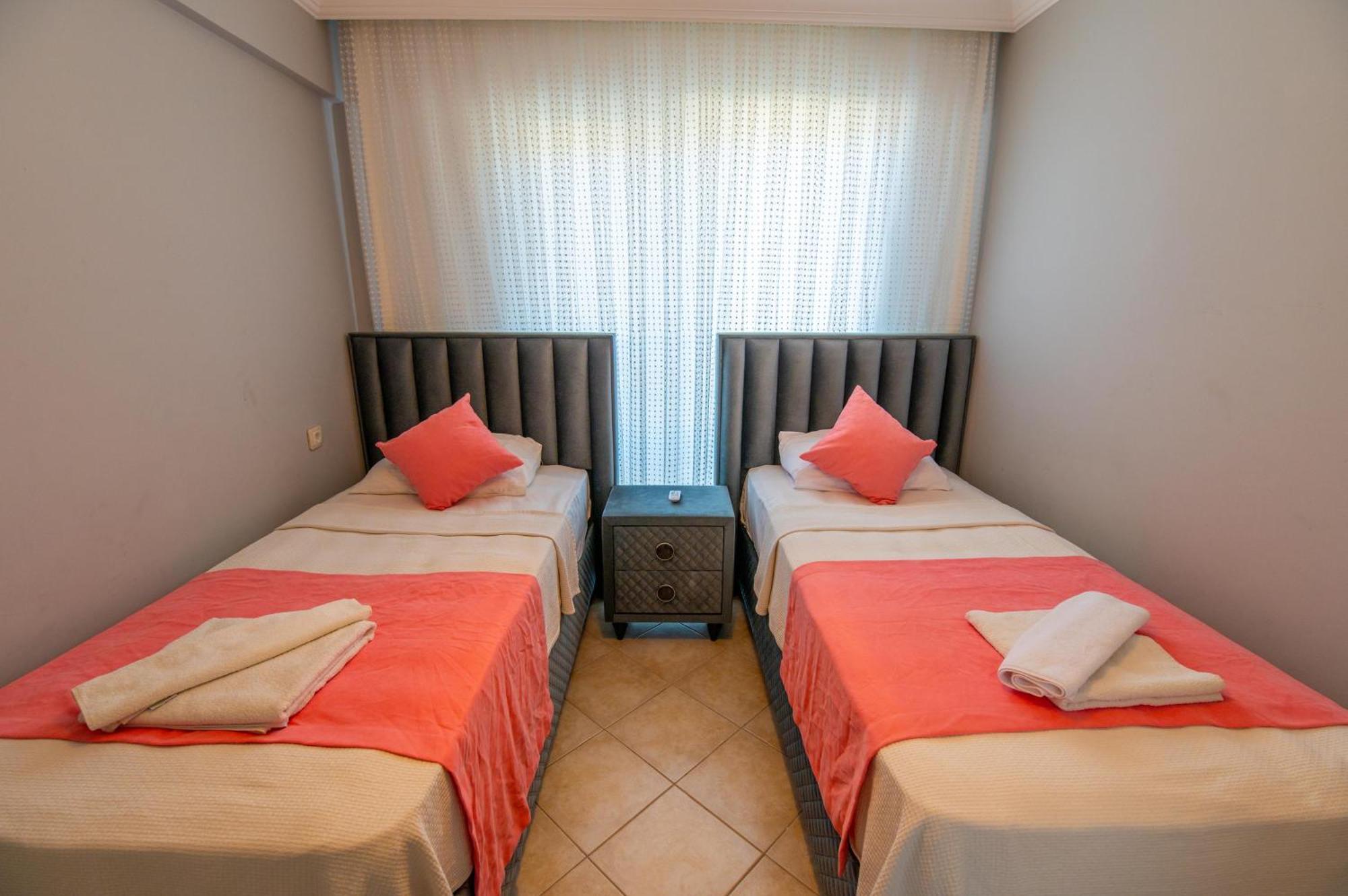 Sunset Beach Club Aqua Lettings Фетие Екстериор снимка